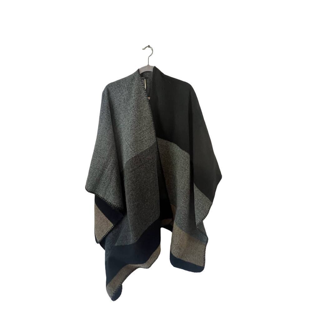 Forever 21 Grey and Black Women's Open Front Shawl One Size